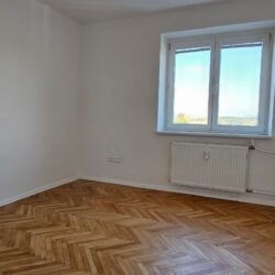 Predaj kompletne zrekonštruovaného 3-izbového bytu s balkónom vo Zvolene – Zlatý Potok - Pekné reality jpg (5)
